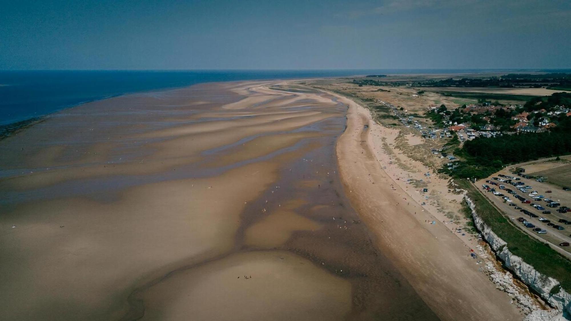 6 Berth Dog Friendly Caravan In Hunstanton, Minutes From The Ref 13013l Campsite