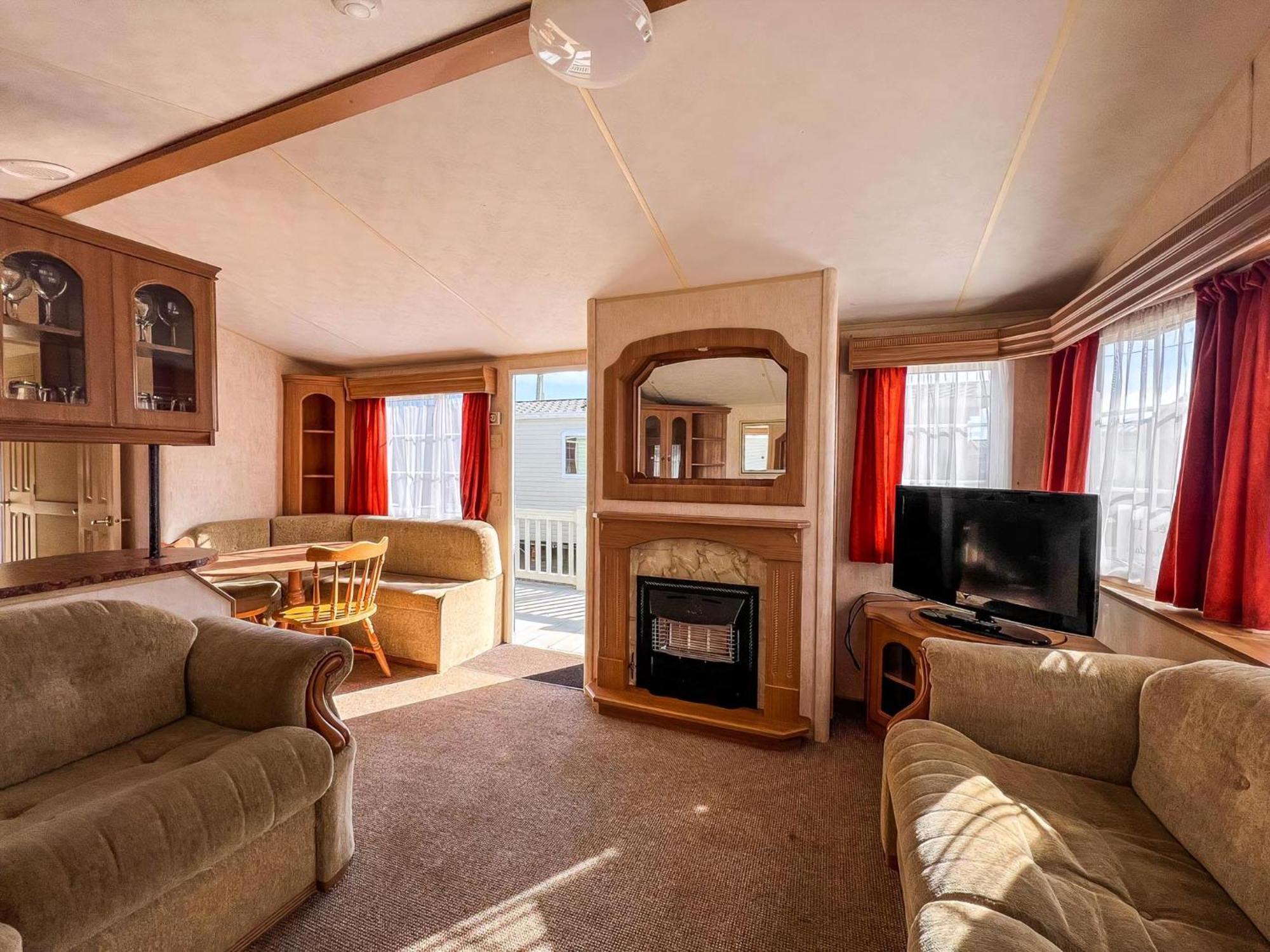 Campsite 6 Berth Dog Friendly Caravan In Hunstanton, Minutes From The Ref 13013l Hunstanton