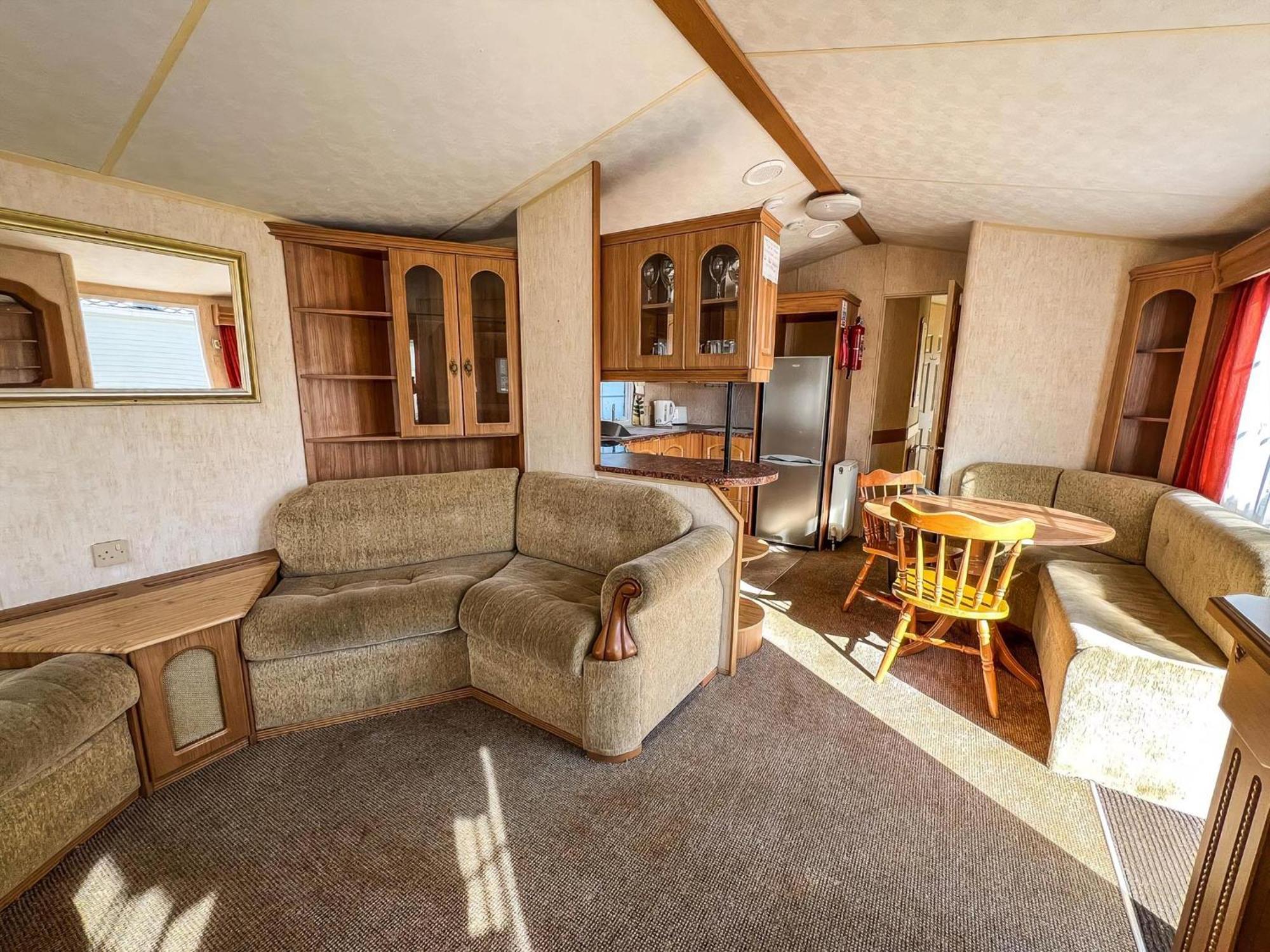 Campsite 6 Berth Dog Friendly Caravan In Hunstanton, Minutes From The Ref 13013l *